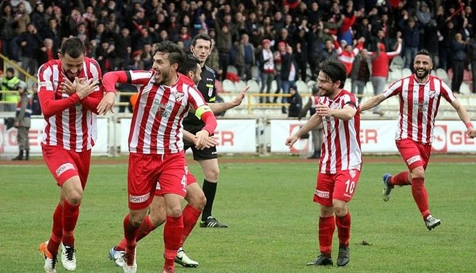 'Carole gitti, Terim'in istediği Türk sol bek!