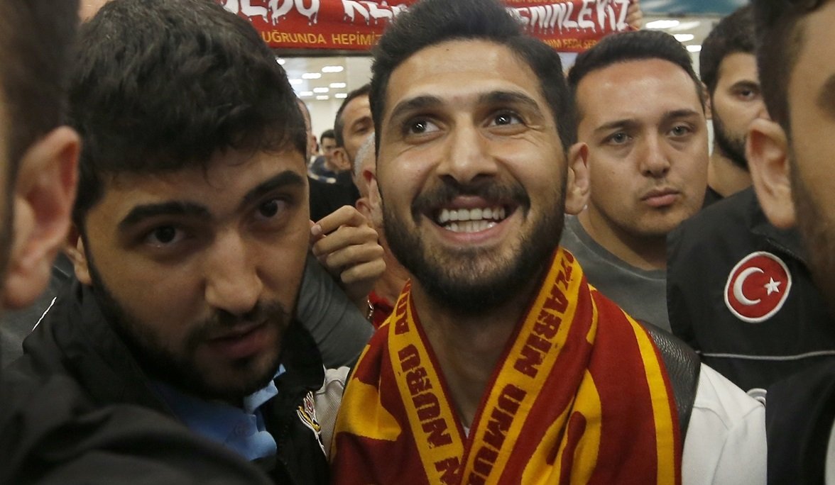 'Emre Akbaba imzaladı, sıradaki transfer belli oldu