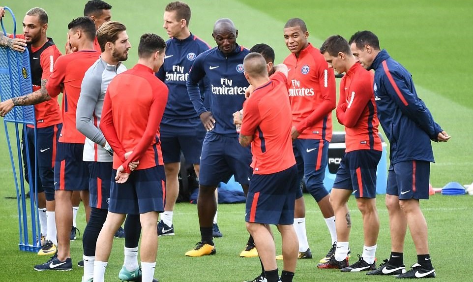 'Fenerbahçe bombayı patlatıyor! PSG'den dev transfer hamlesi