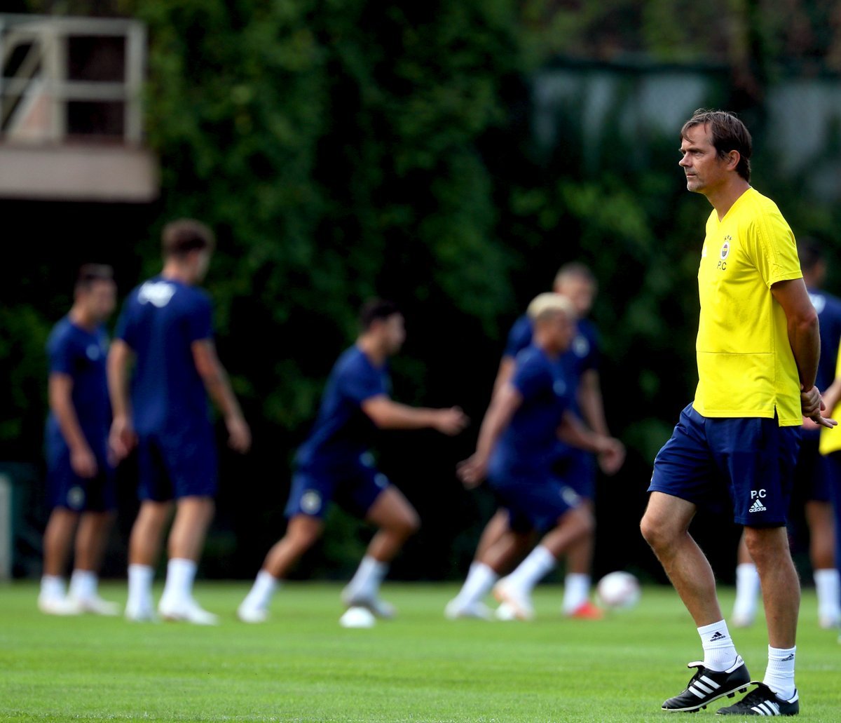 'Fenerbahçe'de Cocu'dan sürpriz karar! Valbuena ve Eljif...