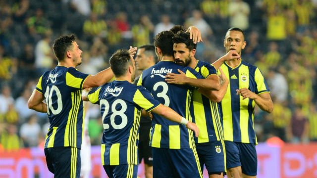 'Fenerbahçe'de flaş gelişme! 7 isimle yollar ayrılıyor