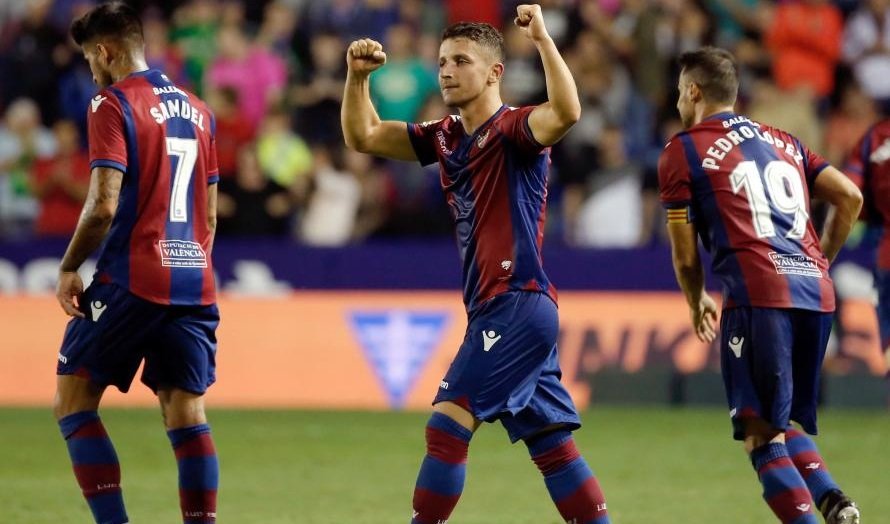 'Fenerbahçe'de son gün hareketliliği! 10 numaraya 2 yeni aday