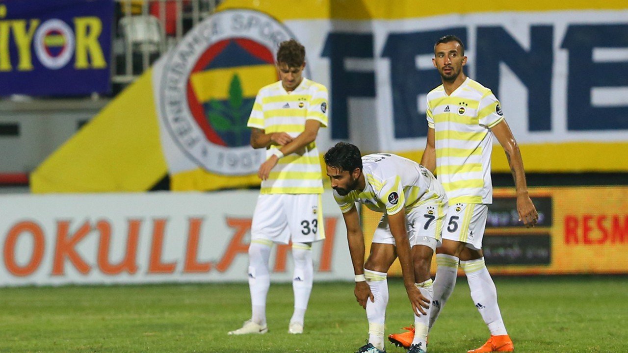 'Fenerbahçe'de taşlar yerinden oynayacak! 3 yıldız...