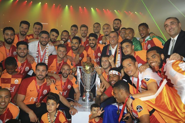 'Galatasaray, emektar futbolcu için kararını verdi