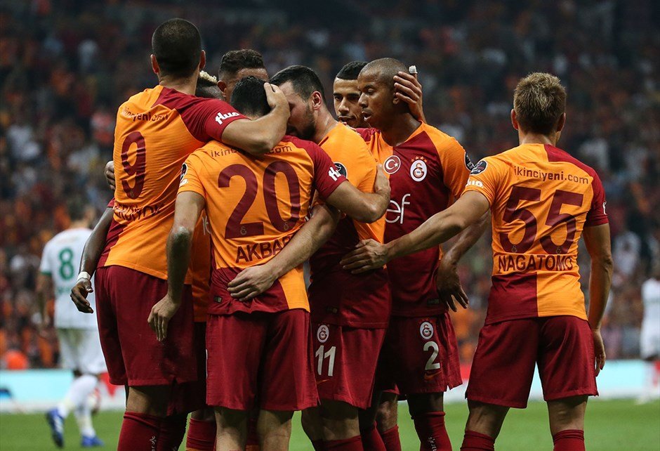 'Galatasaraylı taraftarlar çıldırdı! Yıldız golcüye poğaçalı kahvaltı daveti