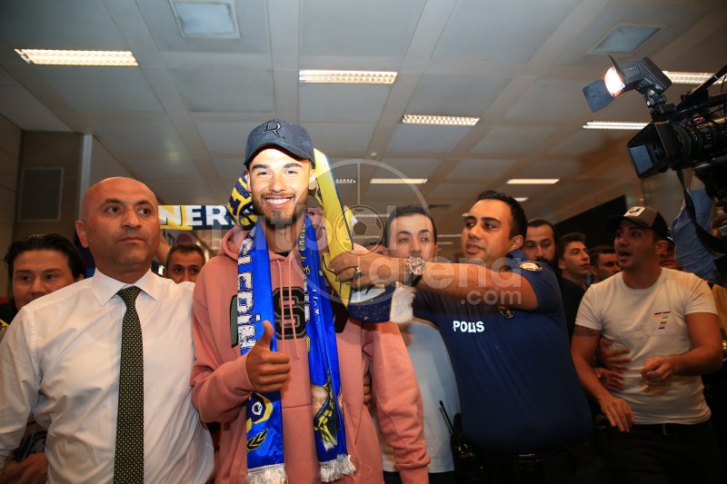 'FutbolArena, Diego Reyes'in gelişinde