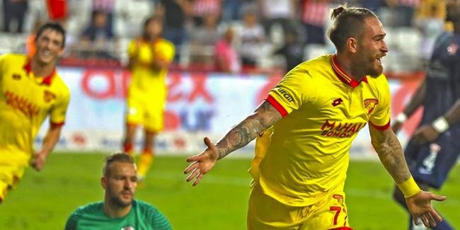 <h2>Sağ Açık - Ömer Şişmanoğlu / Yeni Malatyaspor</h2>