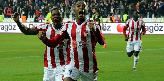 'Sivasspor'dan son gün transferi! Fenerbahçe'den...