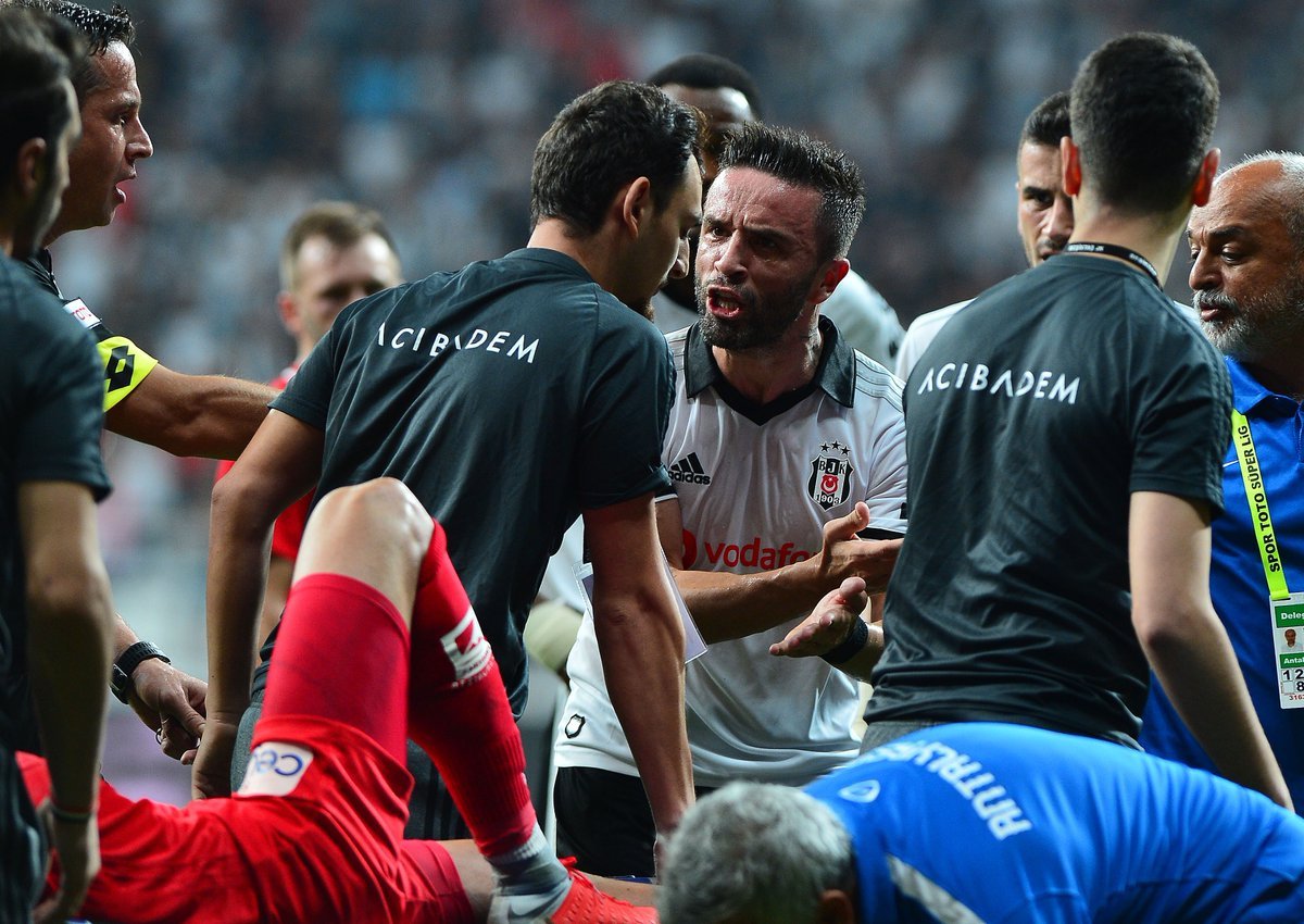 'Sosyal medyada Gökhan Gönül tepkisi: ''Soran olursa efendi dersiniz!''