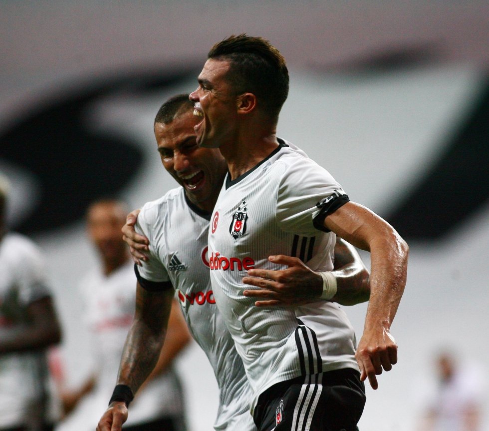 <h2>Ve Beşiktaş’ta Pepe ile Quaresma için flaş transfer kararı</h2>