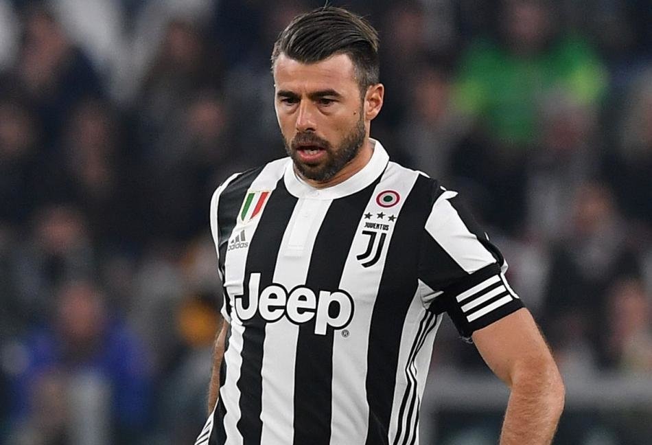 <h2> Andrea Barzagli - 37 yaşında</h2>