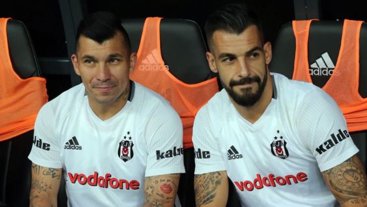 <h2> Gary Medel’den flaş Alvaro Negredo paylaşımı!</h2>