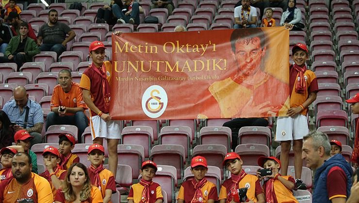 <h2> Taçsız Kral’a sevgilerle</h2>