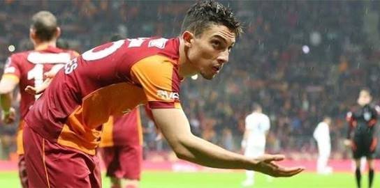 <h2>Alex Telles - 6.50 milyon euro</h2>