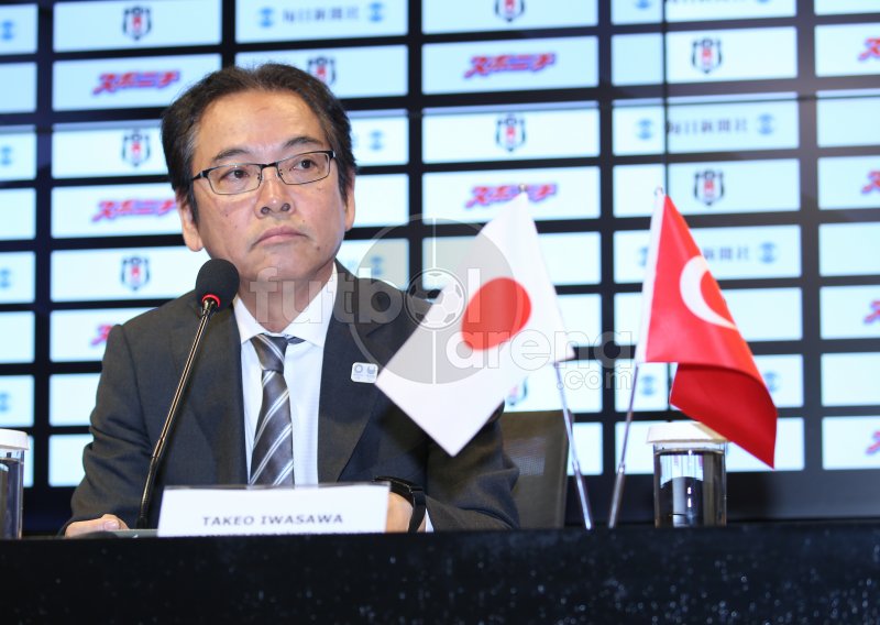 'FutbolArena, Beşiktaş-Manichi sponsorluk töreninde