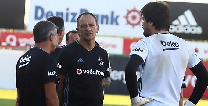 <h2>Beşiktaş’ın kaleci antrenörü Marjan Mrmic: Fenerbahçe’nin sorunları var</h2>