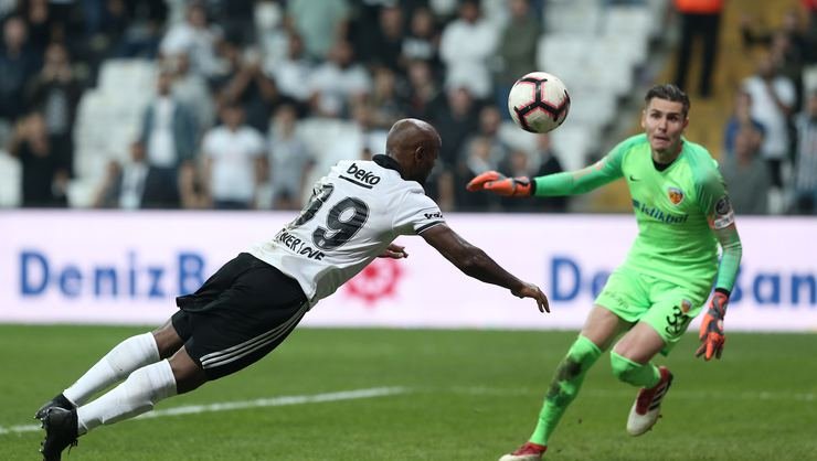 <h2>Beşiktaş’ta Vagner Love şov yaptı</h2>