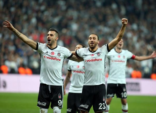 <h2>Beşiktaş’tan mavi formalı takımlara</h2>