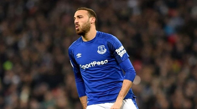 <h2>Cenk Tosun itiraf etti; Geceleri uyuyamıyorum</h2>