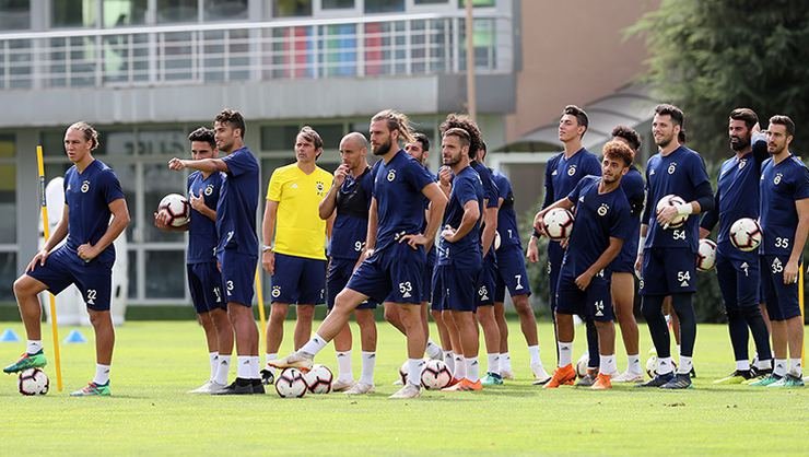 <h2>Cocu: Ayağa kalkmalıyız</h2>