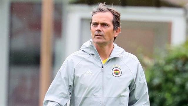 <h2>Cocu, Aykut Kocaman’a geçildi</h2>