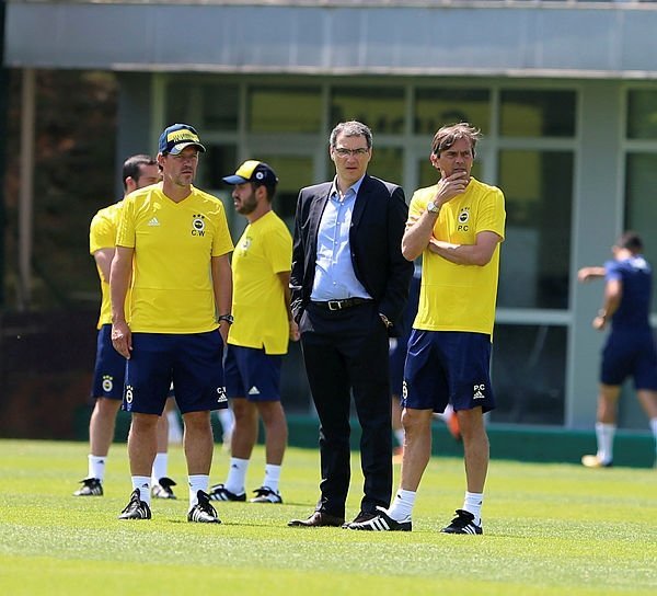 <h2>Damien Comolli’den Philip Cocu’ya destek</h2>