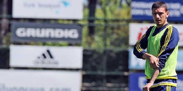 <h2>FENERBAHÇE GÖNDERDİ</h2>