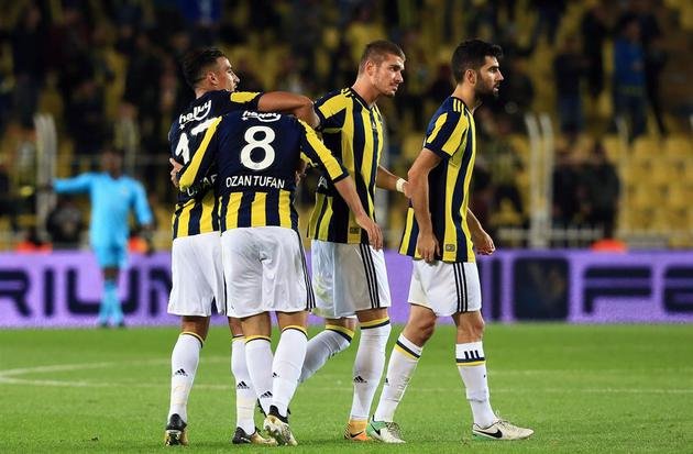 <h2>Fenerbahçe’de büyük şok yaşanıyor! Yıldız futbolcu Almanya’ya gitti</h2>