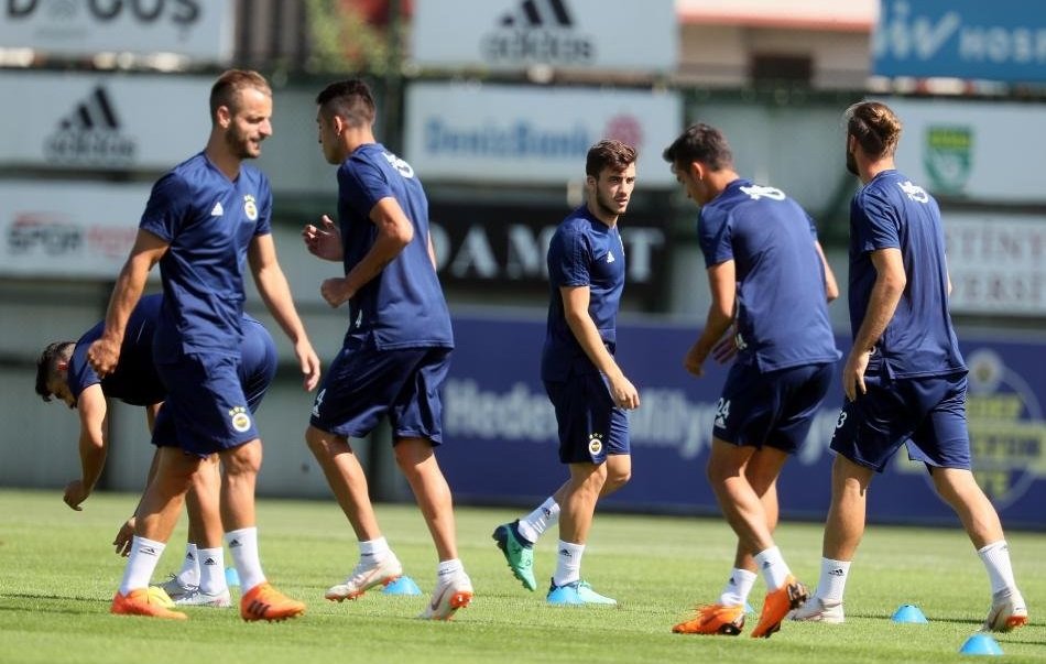 'Fenerbahçe'de flaş karar! 7 futbolcu...