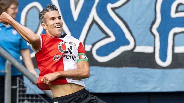 <h2>Fenerbahçe’nin eski yıldızı Robin van Persie ayın futbolcusu seçildi!</h2>