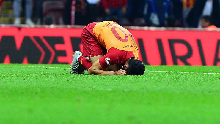 <h2>Galatasaray’a Emre Akbaba’dan kötü haber!</h2>