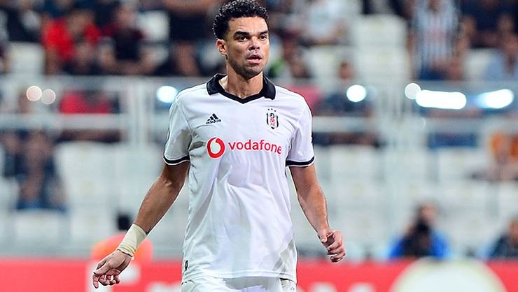 <h2>Gizli golcü Pepe</h2>