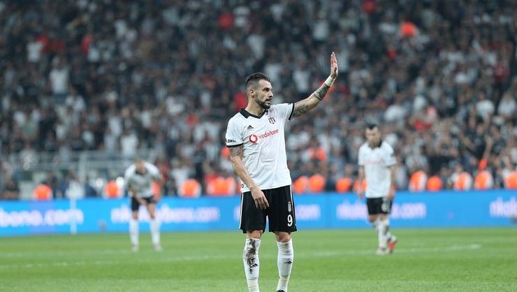 <h2>’Negredo’nun transfer süreci devam ediyor’</h2>