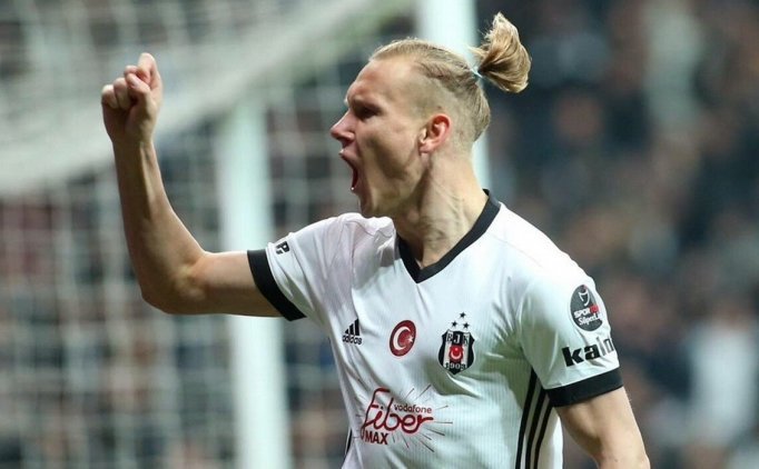 <h2>Roco bir adım önde</h2>