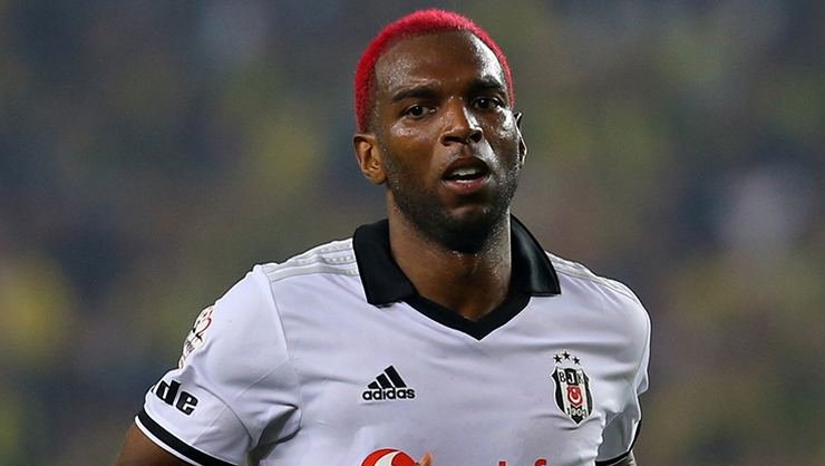 <h2>Ryan Babel, Cristiano Ronaldo’yu ikiye katladı</h2>