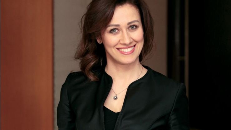 <h2>Skandallar kraliçesi Sedef Hacısalihoğlu kovuldu!</h2>