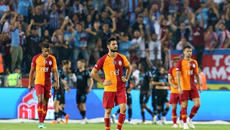 'Takımın en fazla kazanan ismi olan Feghouli'nin maaşı 3.8 milyon Euro... 