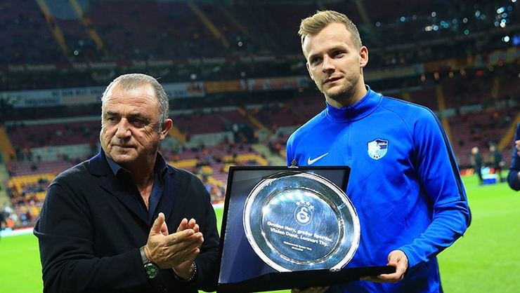 <h2>Thy’ye bir ödül de Galatasaray’dan</h2>