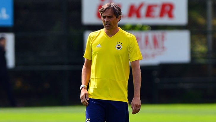 <h2>Ve Cocu, Fenerbahçe’nin en büyük rakibini belirledi</h2>