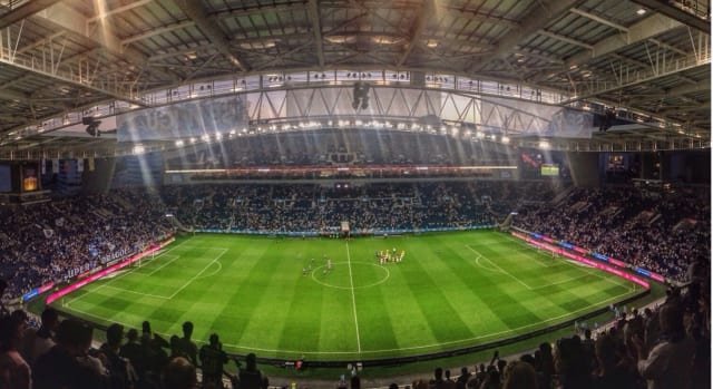 <h2>25  Do Dragao (Oporto)</h2>