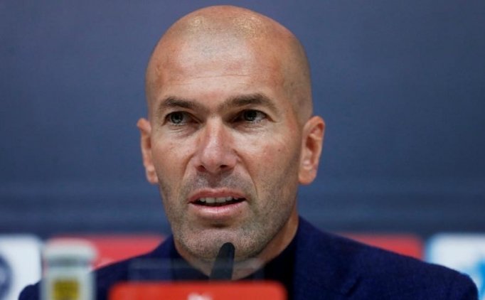 <h2>2 - ZINEDINE ZIDANE (BOŞTA)</h2>