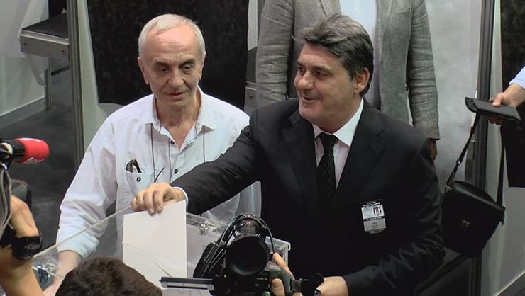 <h2>2. Başkan resmen Serdal Adalı</h2>