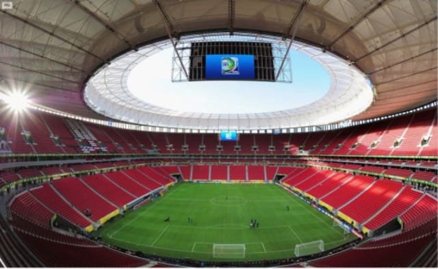 <h2>32  Mané Garrincha (Brasil)</h2>