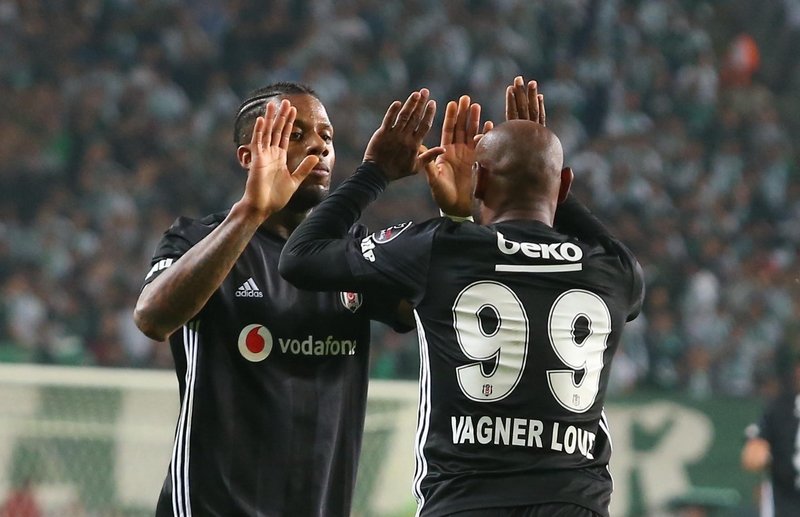 <h2>44 resmi maça çıktı</h2>