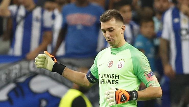 <h2> Muslera: Takımımla gurur duyuyorum</h2>