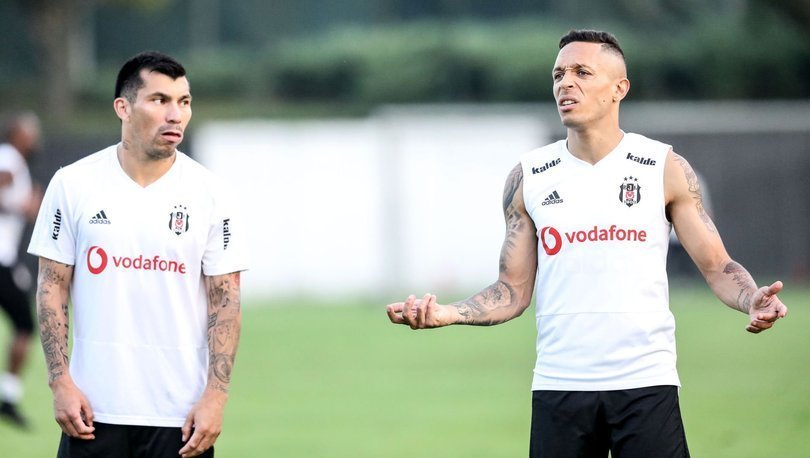 <h2>Adriano, Vissel Kobe’ye gidecek mi?</h2>