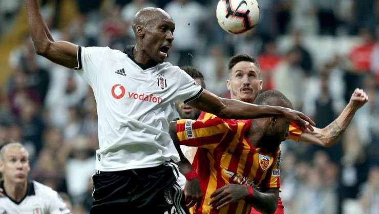 <h2>Atiba Hutchinson geri dönüyor</h2>