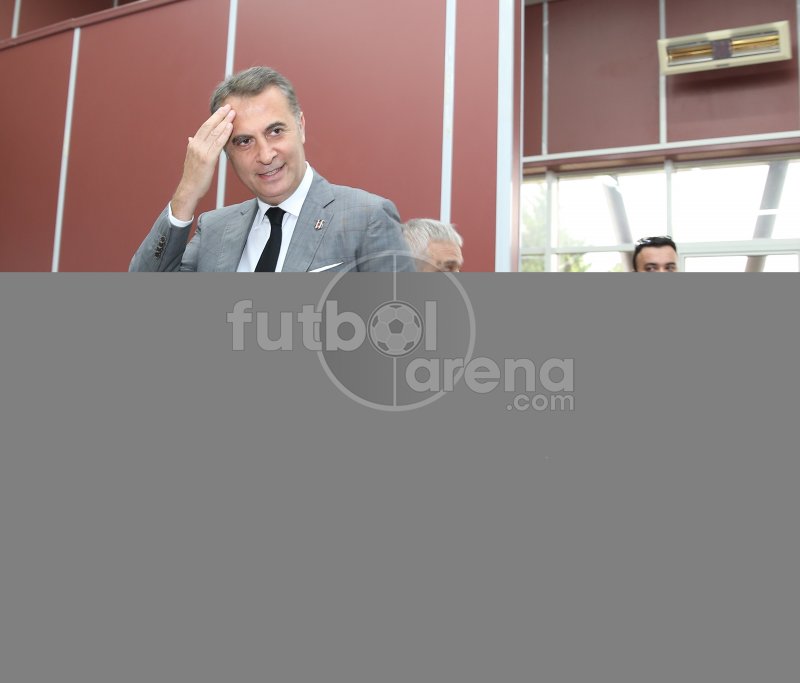 'Beşiktaş Başkanı Fikret Orman ve teknik direktör Şenol Güneş basın toplantısında