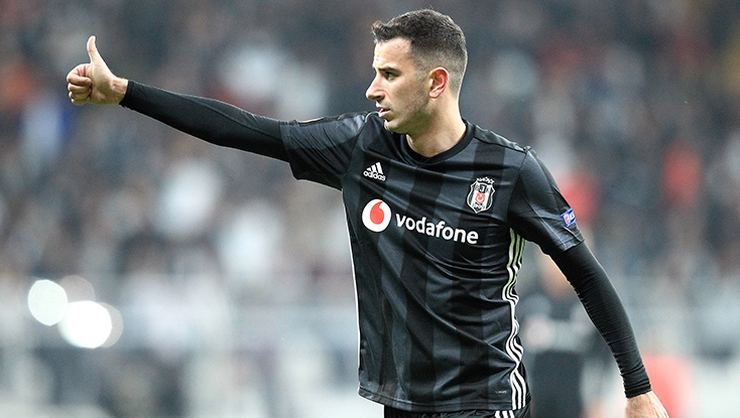 <h2>Beşiktaş tribünlerinde Oğuzhan hazırlığı</h2>