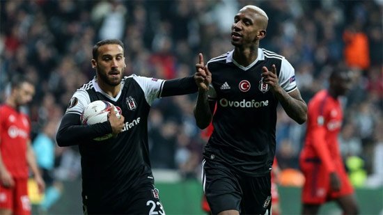 'Beşiktaş'ın golcüsünü Medel alacak! Sürpriz isim